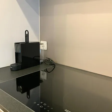 Beauty At Apartment *